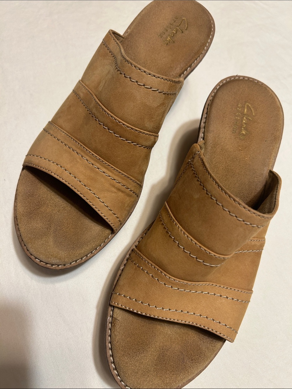 Clarks Women’s Brown Leather Slip-On Mules